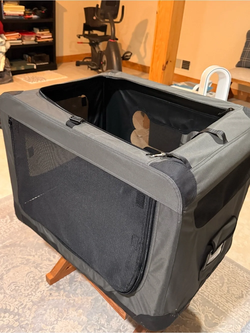 Top Paw Gray Portable Soft-Sided Pet Crate with Mesh Panels 30